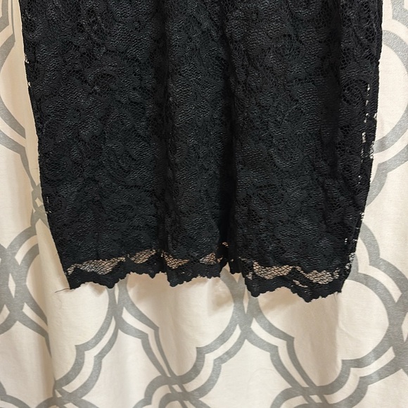 Beautiful black lace dresss - Picture 4 of 4